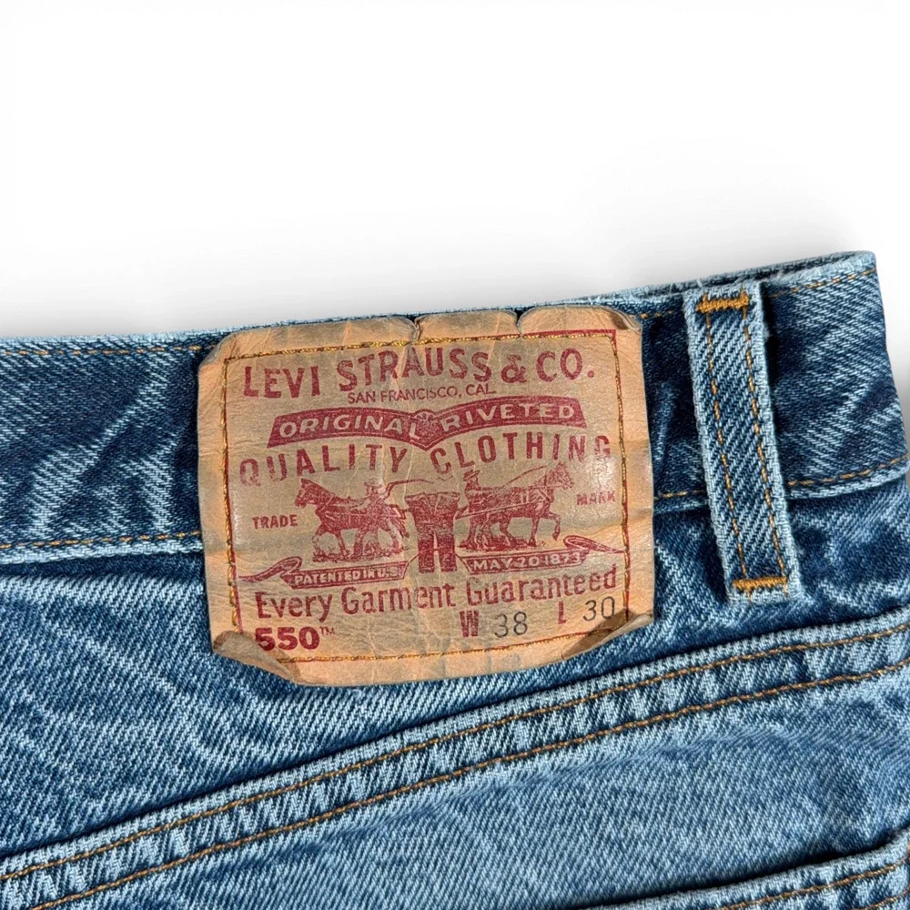 Vintage Levis 550 Jeans Mens 38x30 Blue Denim Relaxed Tapered Medium Wash Y2K